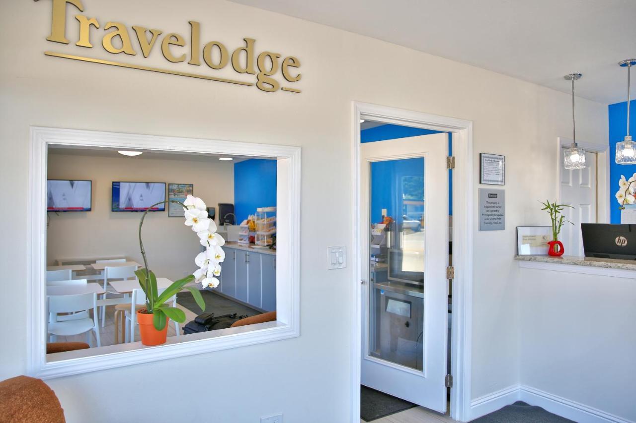 Travelodge By Wyndham Кресънт Сити Екстериор снимка